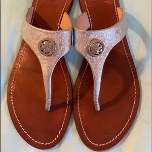 Tory Burch Cameron logo thong sandal in silver